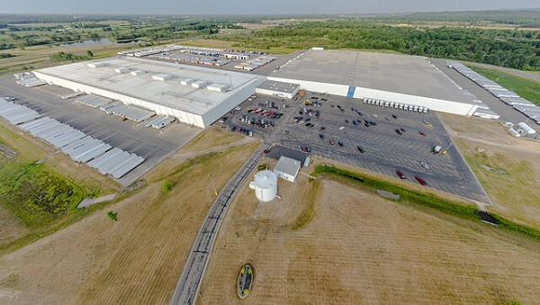 Walmart_distribution_center_in_Tomah-_Wisconsin_9_pano-0001.jpg
